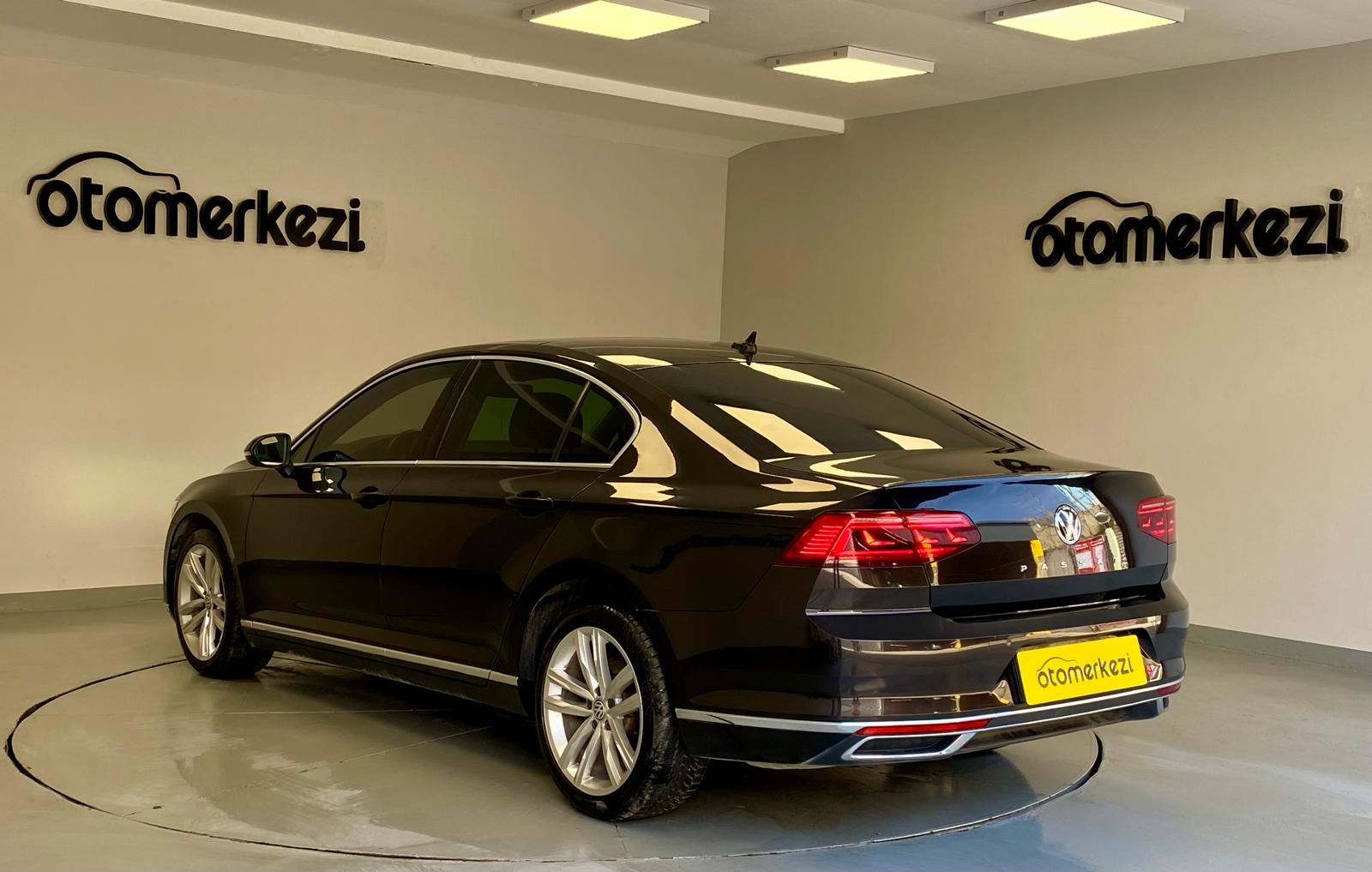 VOLKSWAGEN PASSAT 10